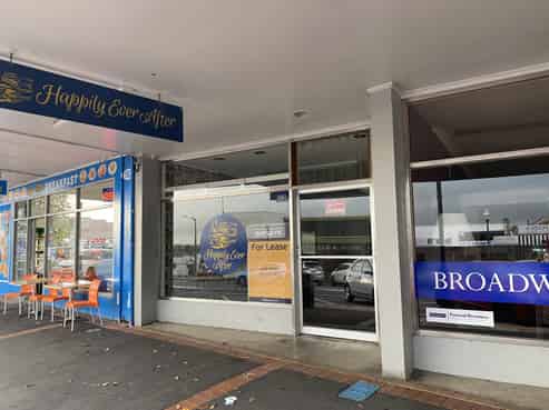 Charming retail or creative space- For Lease