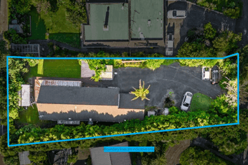 112 Whangaparaoa Road, Red Beach