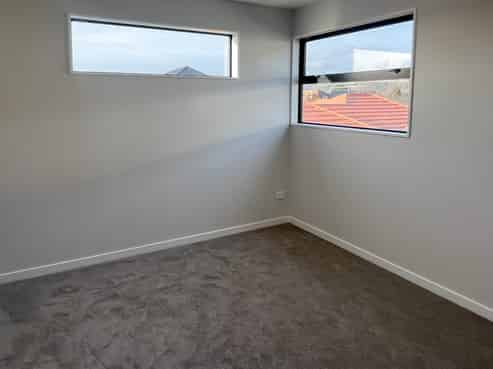 4/16 Short Street, Waltham