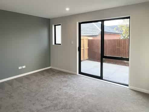 4/16 Short Street, Waltham