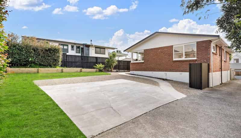 8 Aplin Place, Birkdale