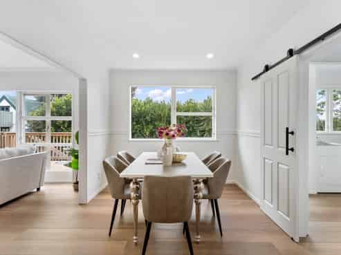 8 Aplin Place, Birkdale