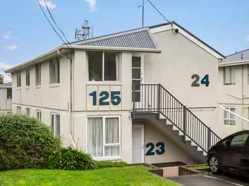 24/125 Queens Drive, Lyall Bay
