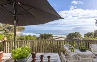 Cabin 2/30 Beach Road, Waiiti