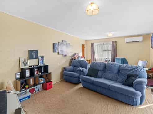 9 Hennessy Street East, Foxton Beach