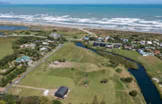 12 Atkinson Avenue, Otaki Beach