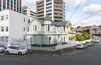 18 Portland Crescent, Thorndon