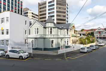 18 Portland Crescent, Thorndon
