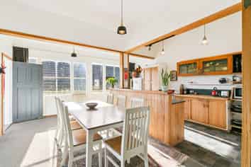 201 Melbourne Road, Island Bay