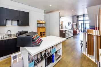 PREMIUM LOFT SHOWROOM
