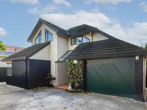 15a Puriri Street, Woburn