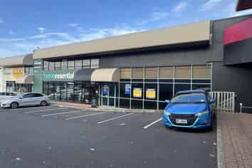 Prime 668sqm bulk retail in Auckland’s Link Drive