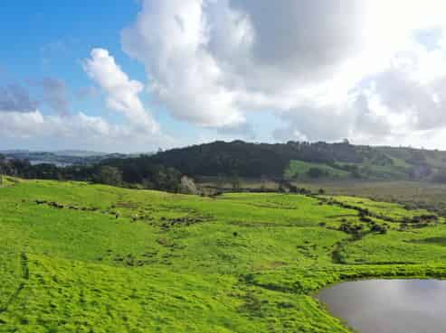 60 Te Pahi River Drive, Paparoa