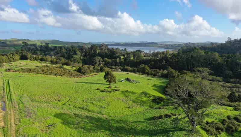 60 Te Pahi River Drive, Paparoa