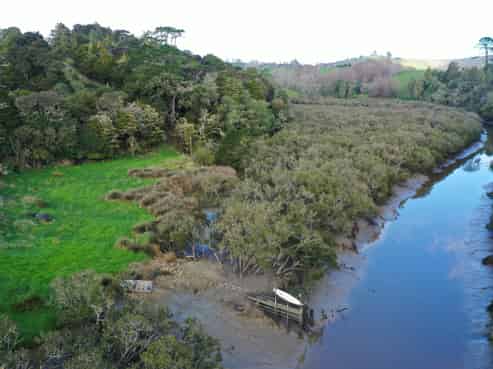 60 Te Pahi River Drive, Paparoa