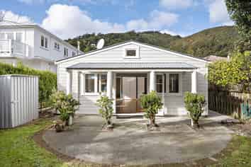 16 and 16A Oroua Street, Eastbourne