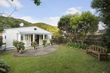 16 and 16A Oroua Street, Eastbourne