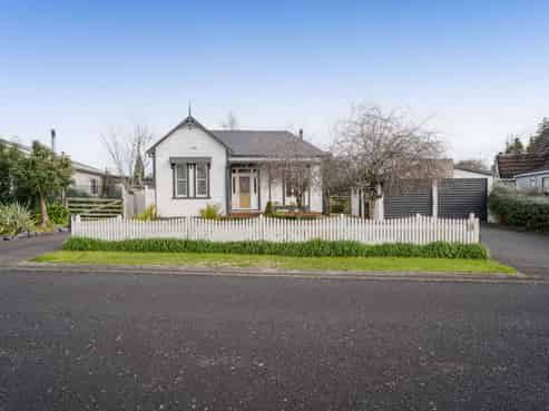 24 Dunn Street, Egmont Village