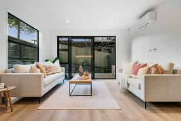 3-15 Pharlap Drive, Northcross