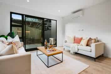 3-15 Pharlap Drive, Northcross