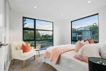 3-15 Pharlap Drive, Northcross