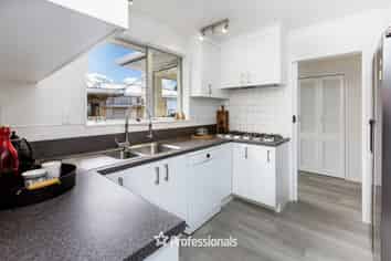 5 Camden Road, Totara Park