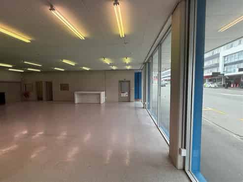 High Exposure Showroom & Warehousing