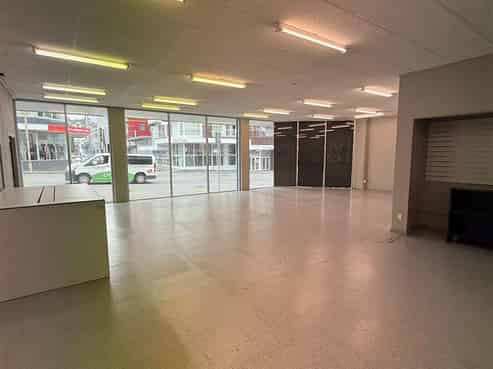 High Exposure Showroom & Warehousing