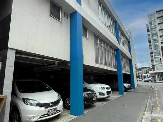 High Exposure Showroom & Warehousing