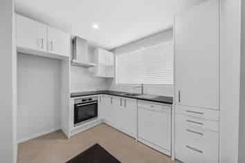 15/11 Ray Small Drive, Papakura