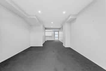 15/11 Ray Small Drive, Papakura