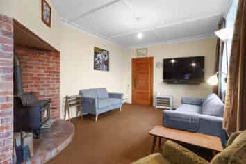 1681 Cust Road, Cust