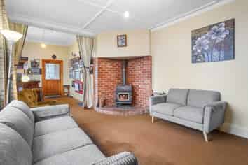 1681 Cust Road, Cust