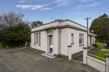 1681 Cust Road, Cust