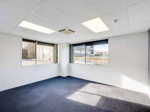 Professional 216m² Ground Floor Office