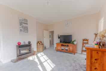 2A Riverbank Road, Whanganui East
