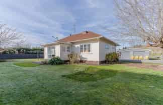 2A Riverbank Road, Whanganui East