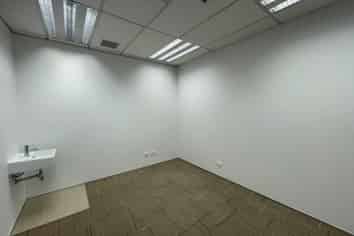 Premium Medical Space | Offices with basins