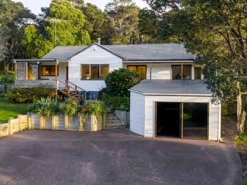 40 Mountain Road, Henderson Valley