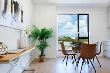 9/52B Rosedale Road, Pinehill