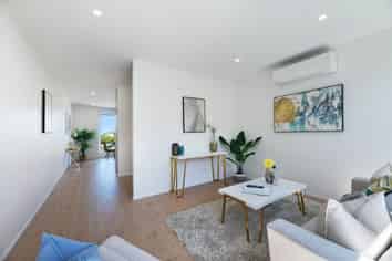 9/52B Rosedale Road, Pinehill