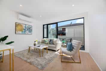 9/52B Rosedale Road, Pinehill