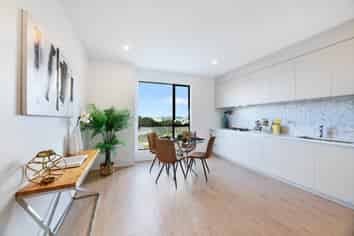 9/52B Rosedale Road, Pinehill
