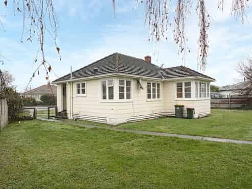 5 Beatty Crescent, Hampstead