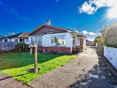 40 Lowe Street, Avenal