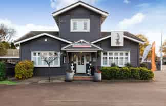 192 Fitzherbert Avenue, West End