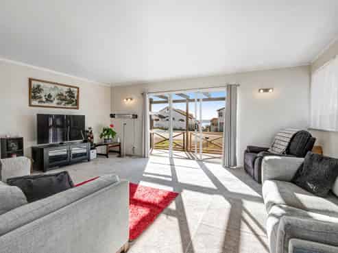 35 Vipond Road, Stanmore Bay