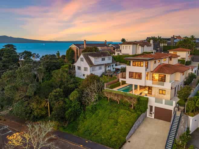 10 Ronaki Road, Mission Bay