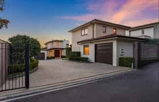10 Ronaki Road, Mission Bay