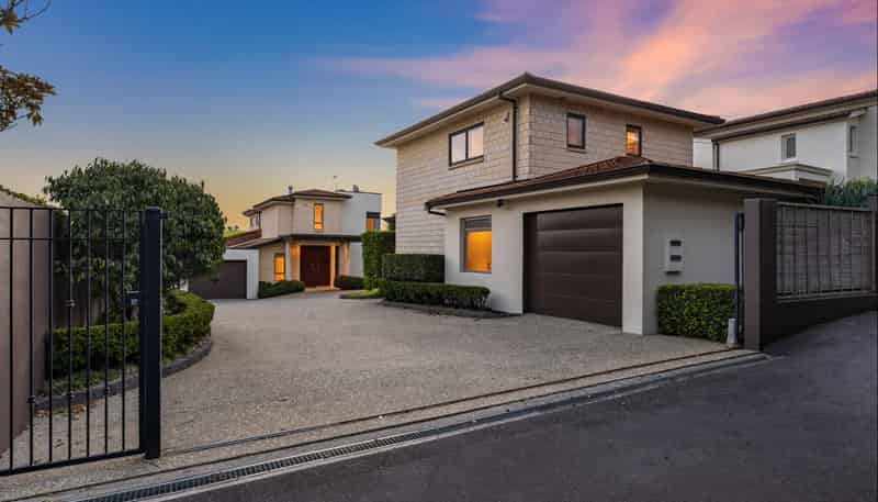 10 Ronaki Road, Mission Bay